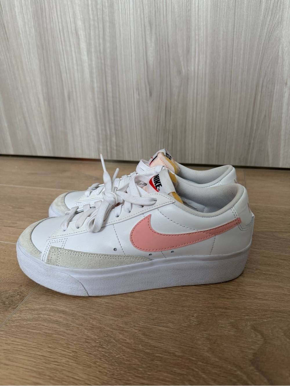 Nike Blazer Low Platform Pink Glaze Sneakers Women’s 7.5 White Pink DJ0292-103 - Picture 4 of 9